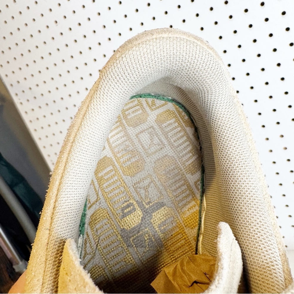 Puma | Suede Classic XXI Womens Shoes in Granola/Warm White Sz. 9 - Picture 11 of 11